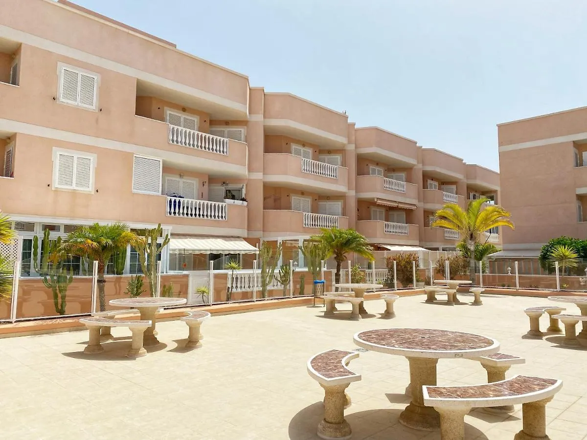 Hugo'S Holiday Apartment In Costa Del Silencio Arona