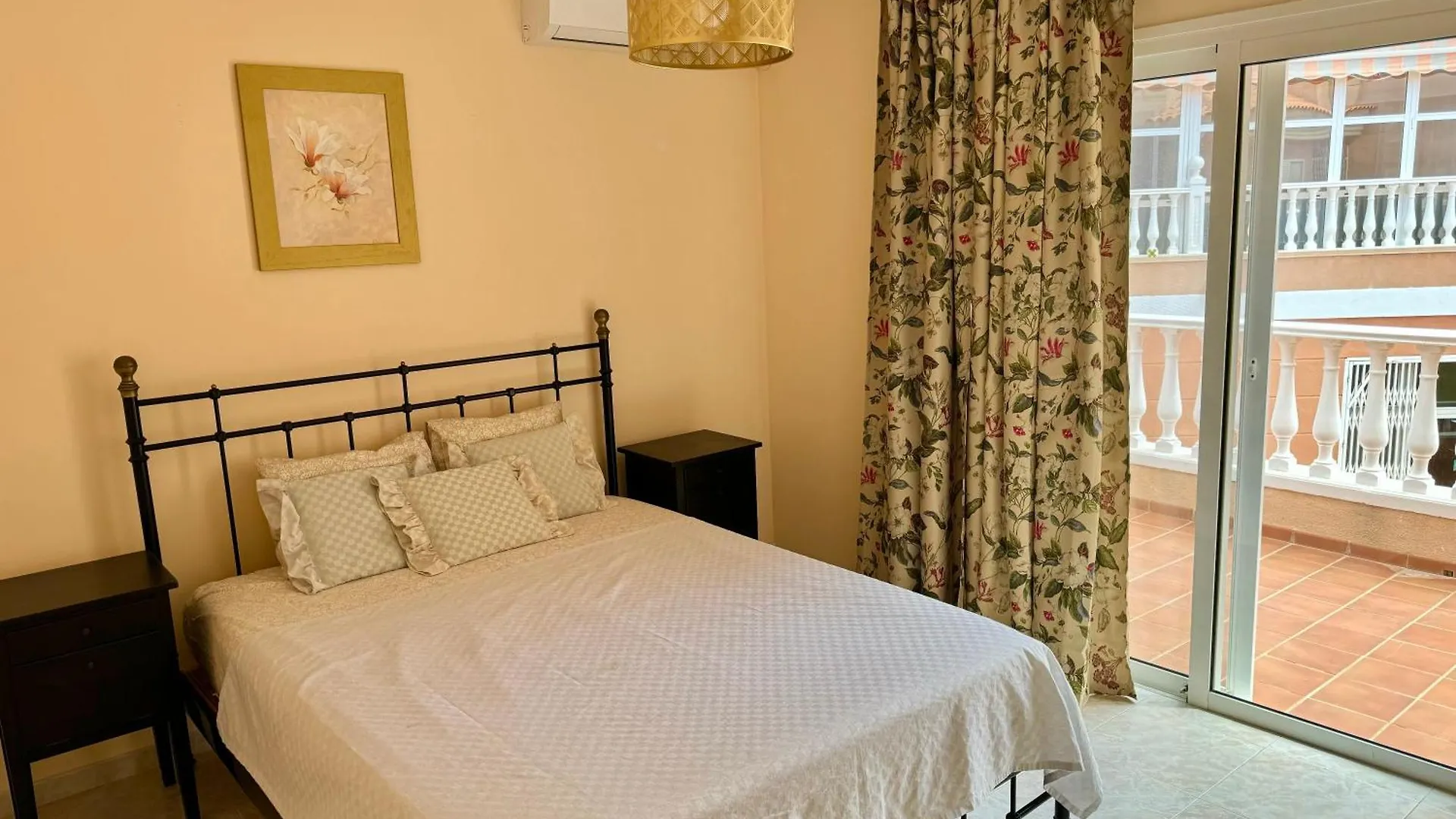 Hugo'S Holiday Apartment In Costa Del Silencio Arona
